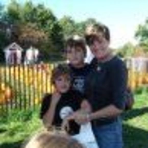 Meet your Posher, Lisa - Picture 1 of 1